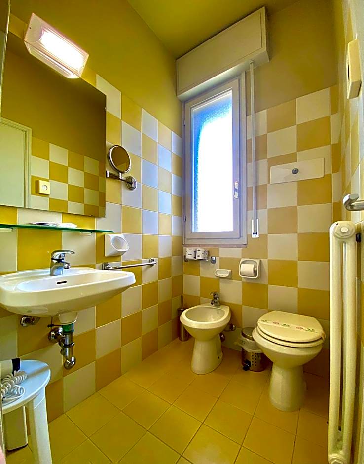 HOTEL TRIONFAL - Fronte Mare - Vicinissimi al Centro