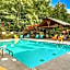 Ryes and Shine Bootlegger's Cabin! Hot Tub* Pool* Arcade* Billiards *EV * Pet Friendly
