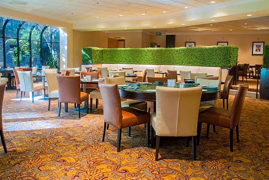 Anaheim Majestic Garden Hotel