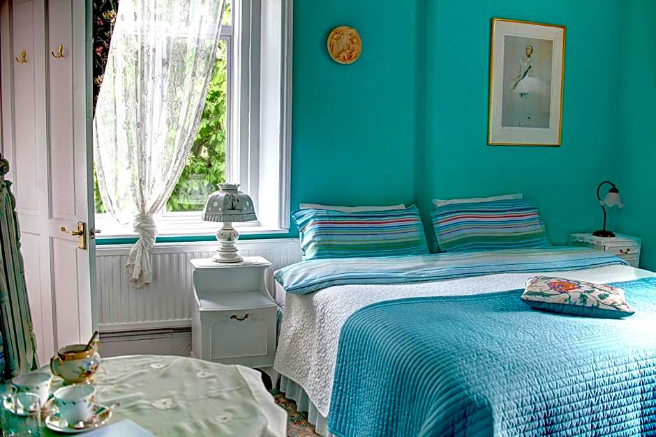 Dawson Place, Juliette's Bed and Breakfast