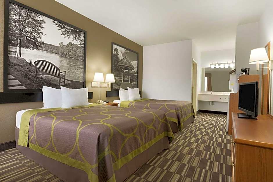 Super 8 by Wyndham Chatsworth/Dalton