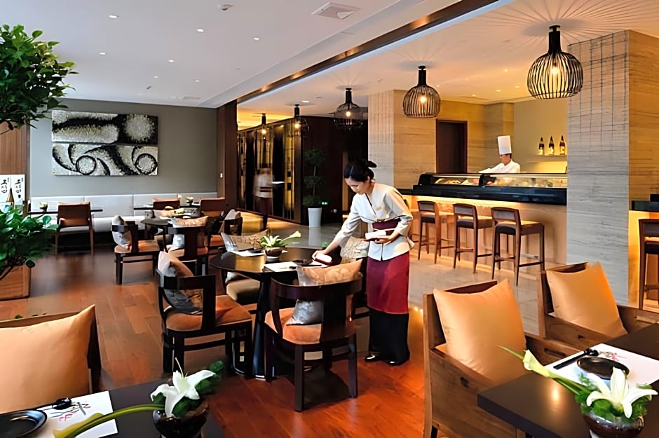 Howard Johnson IFC Plaza Ningbo Hotel