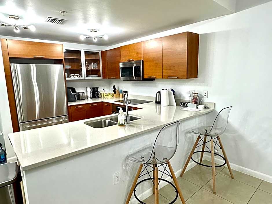 Elite 1BD 1BTH at Midblock FREE PARKING