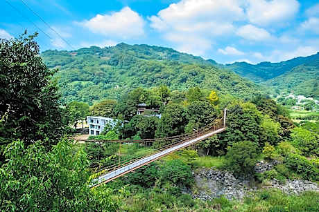 Hu Shan Hot Spring Hotel