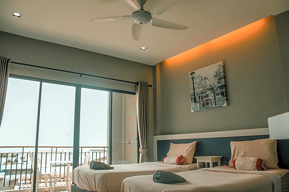 Bee Orchid Pool Villa