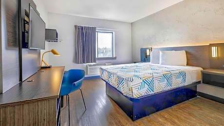 Queen Room - Non-Smoking