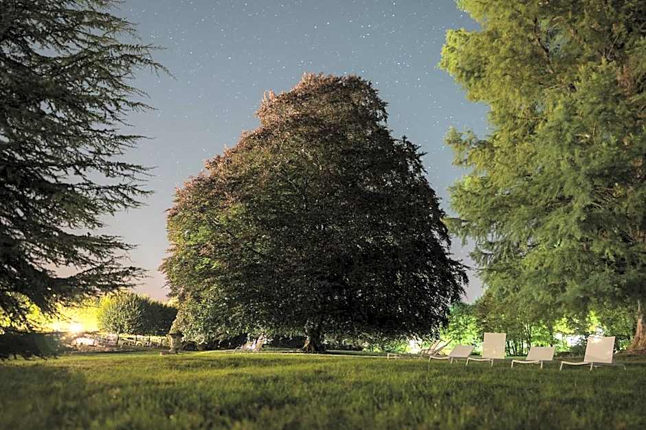 Le Chateau D'Etoges - Les Collectionneurs