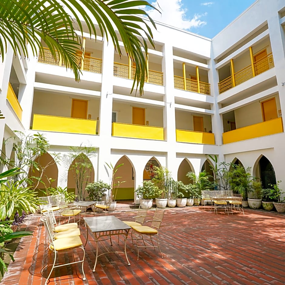 bloom Boutique I Signature Towers