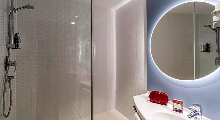 ibis Barcelona Pza Glories 22