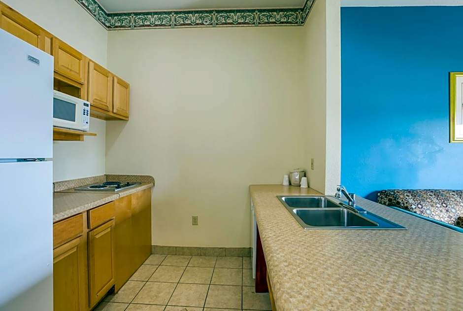 Americas Best Value Inn & Suites Three Rivers