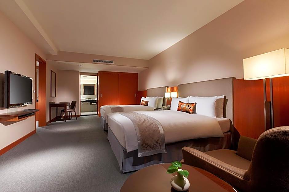 Photo 1 of 24 of Executive Suite