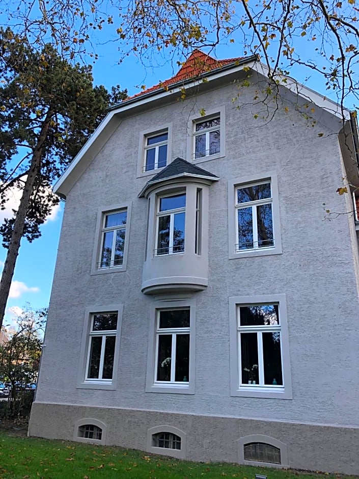 Villa Glanzstoff