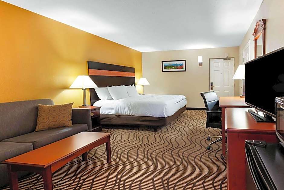 La Quinta Inn & Suites by Wyndham Sandusky