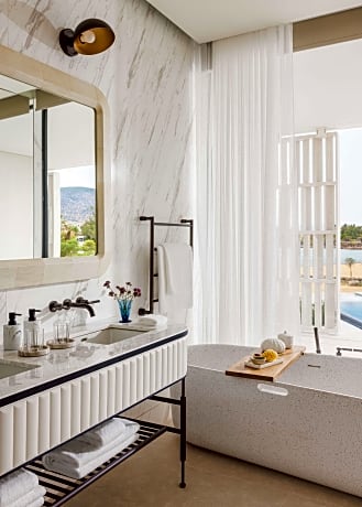 Aesthesis Room - Sea View King