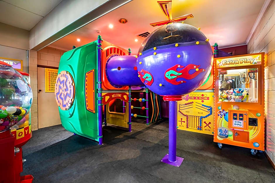 Nightcap at Riverside Hotel