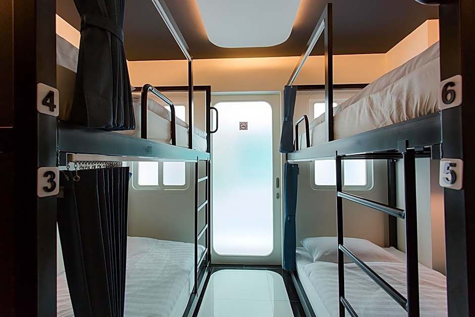 BearPacker Patong Hostel