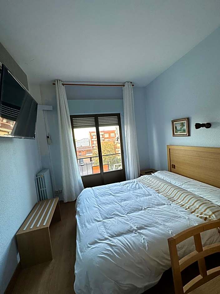 Hostal agripino y Restaurante asiático