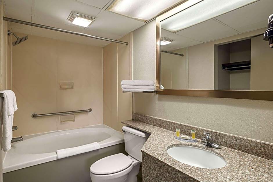 Days Inn by Wyndham Weldon Roanoke Rapids