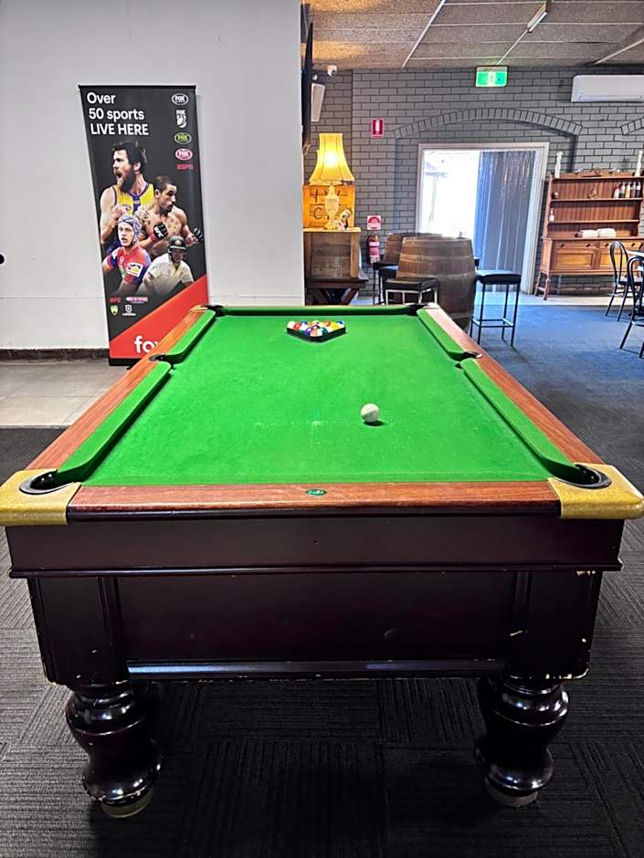 The Club Hotel Collie