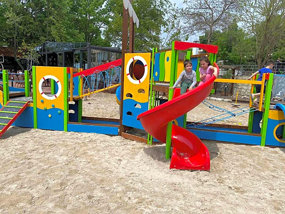 Royal Grand Hotel and Spa - All Inclusive and Free beach accsess