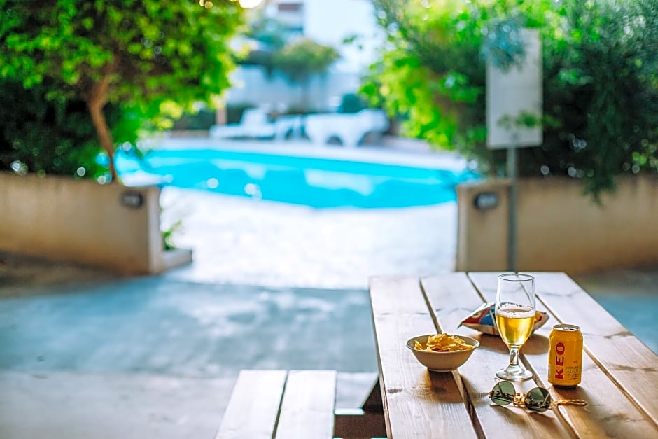 Artemis Cynthia Complex