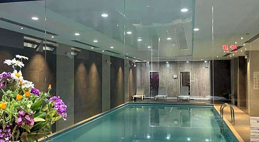 Orbi Palace Hotel Official