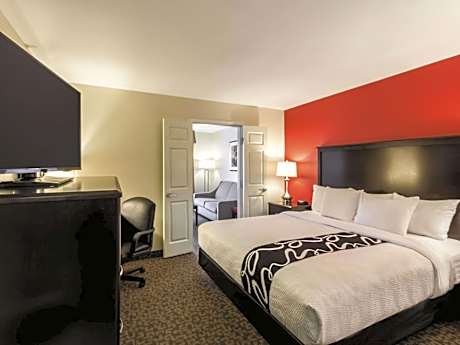 1 King Bed, One Bedroom Suite, Non-Smoking