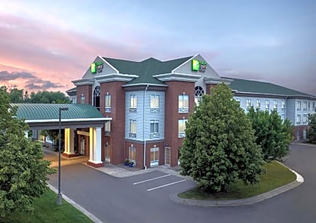 Holiday Inn Express & Suites Superior By IHG