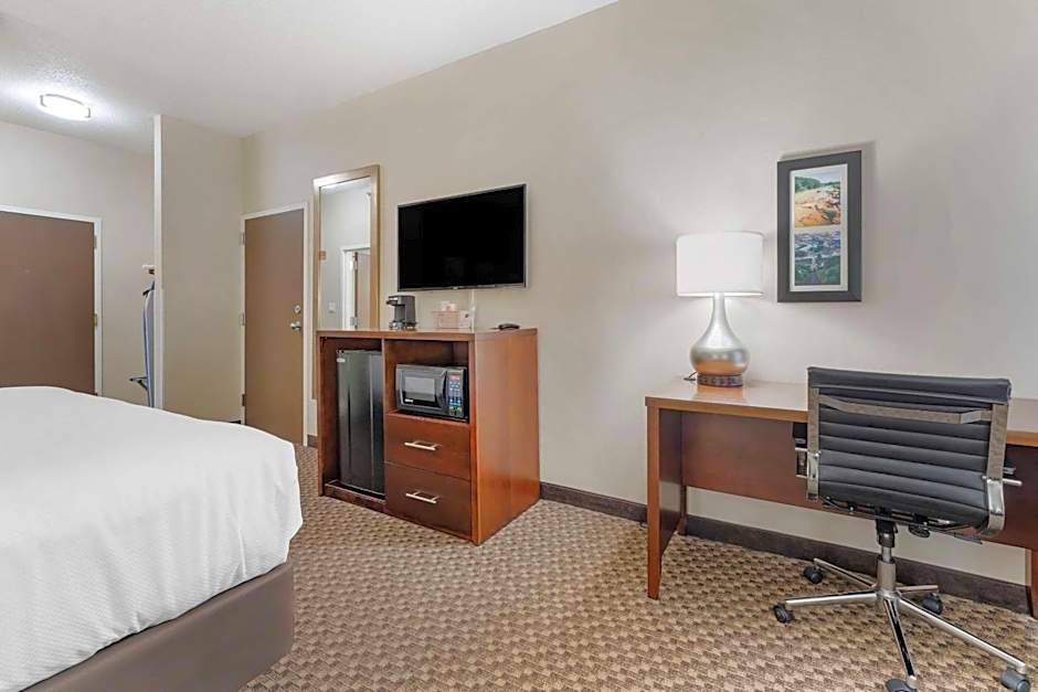 Comfort Inn & Suites