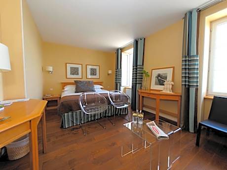 Espace Room - View of the Sea and Port
