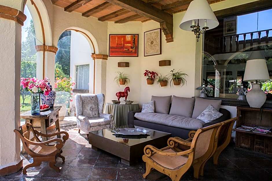 Casa Bugambilia, Un Pequeño Hotel en Tepoztlán