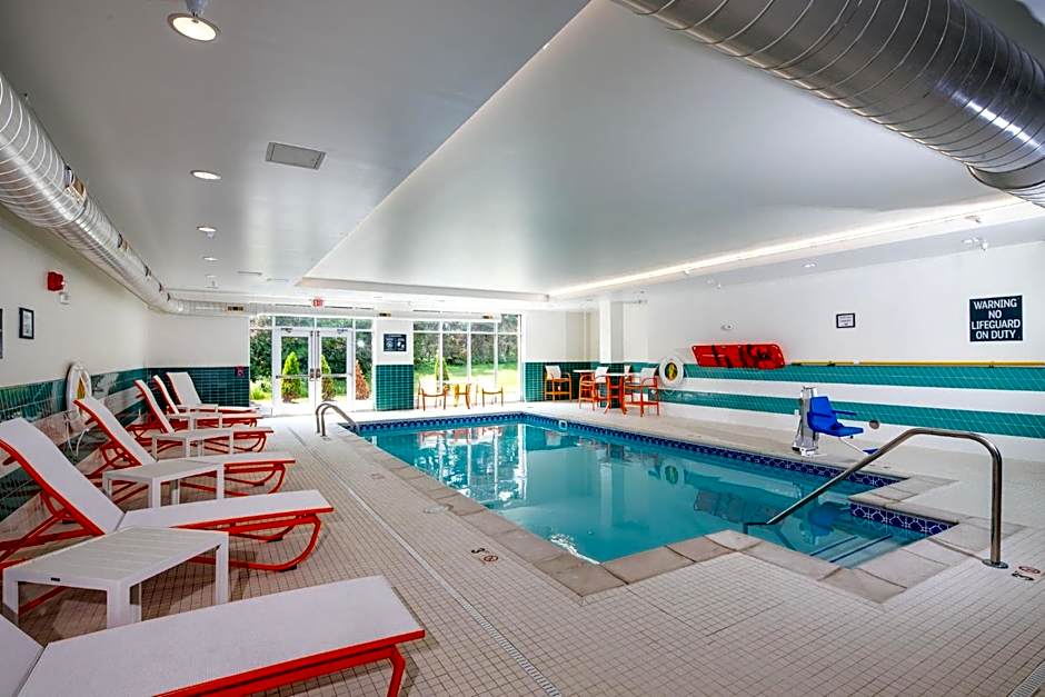 Holiday Inn & Suites Detroit - Troy by IHG