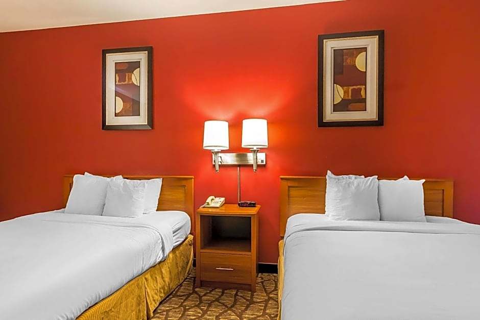 Quality Inn & Suites Chesterfield Village