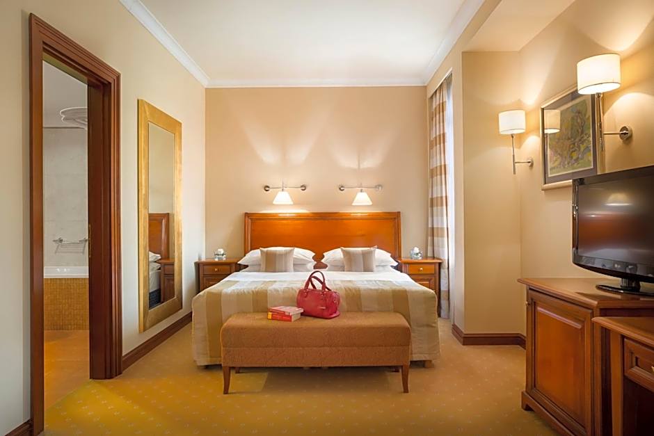 Best Western Premier Hotel Astoria