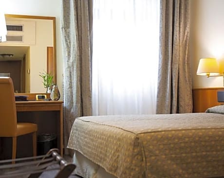 Standard Twin bed - Min Stay 2 Nights Deal with Free Breakfast