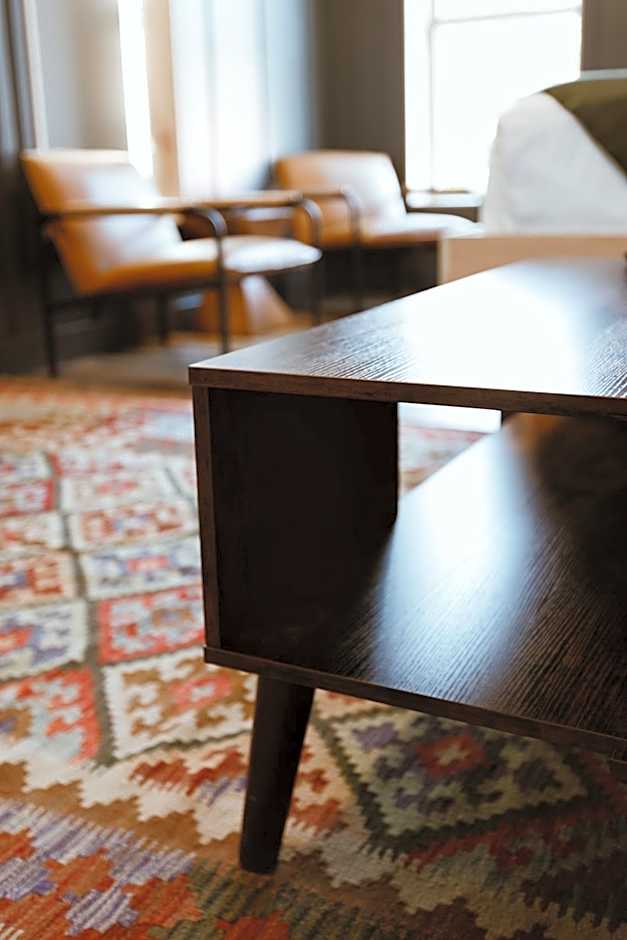 The Flying Steamshovel Inn