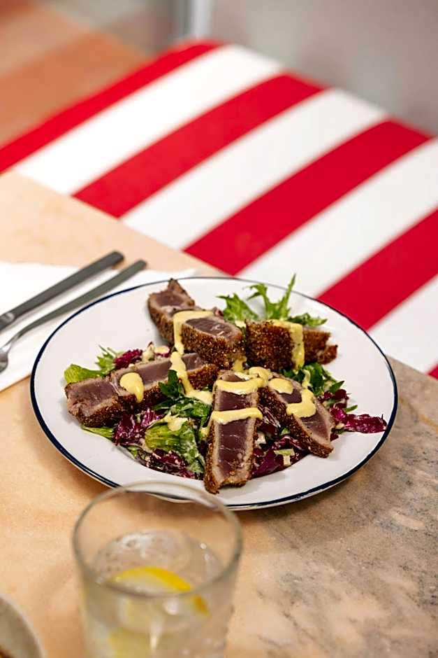 Esqina Cosmopolitan Lodge