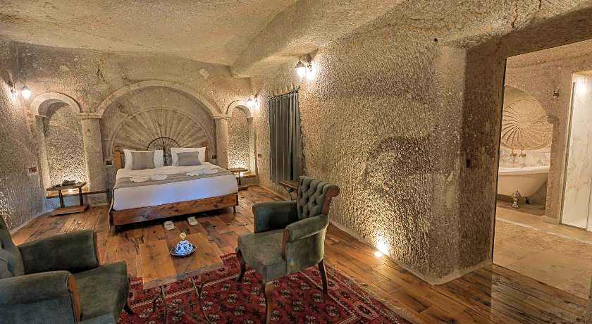 Sarnich Cave Suites