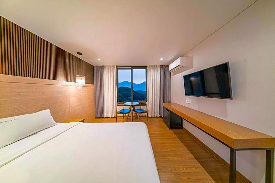 Two Y Hotel