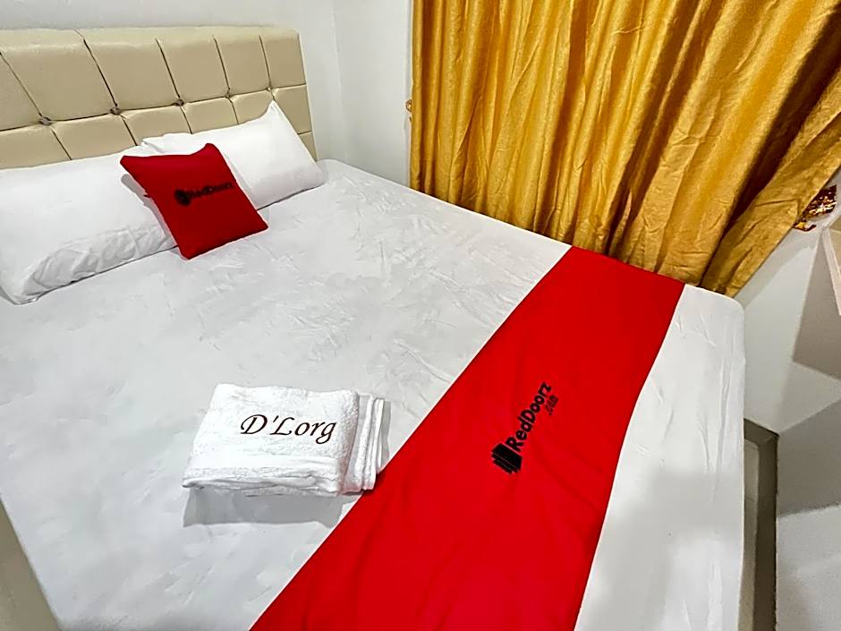 RedDoorz at Ring Road II Area Manado
