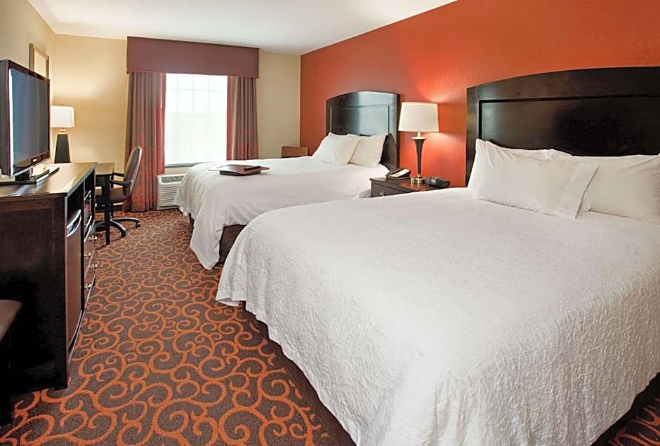 Photo 1 of 4 of 2 Queen Beds