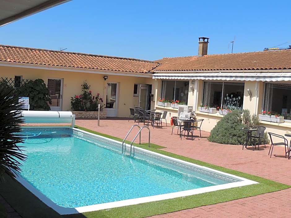 Hôtel auberge des charmilles