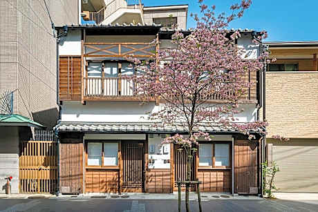 Hanakagari Machiya House