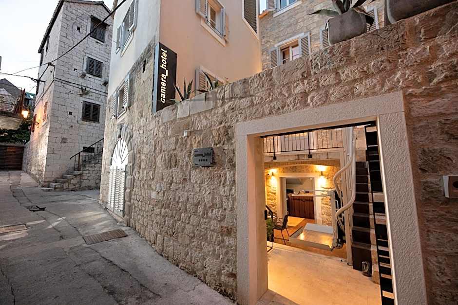 Camera Hotel