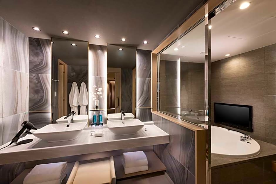 DoubleTree by Hilton Kyoto Station