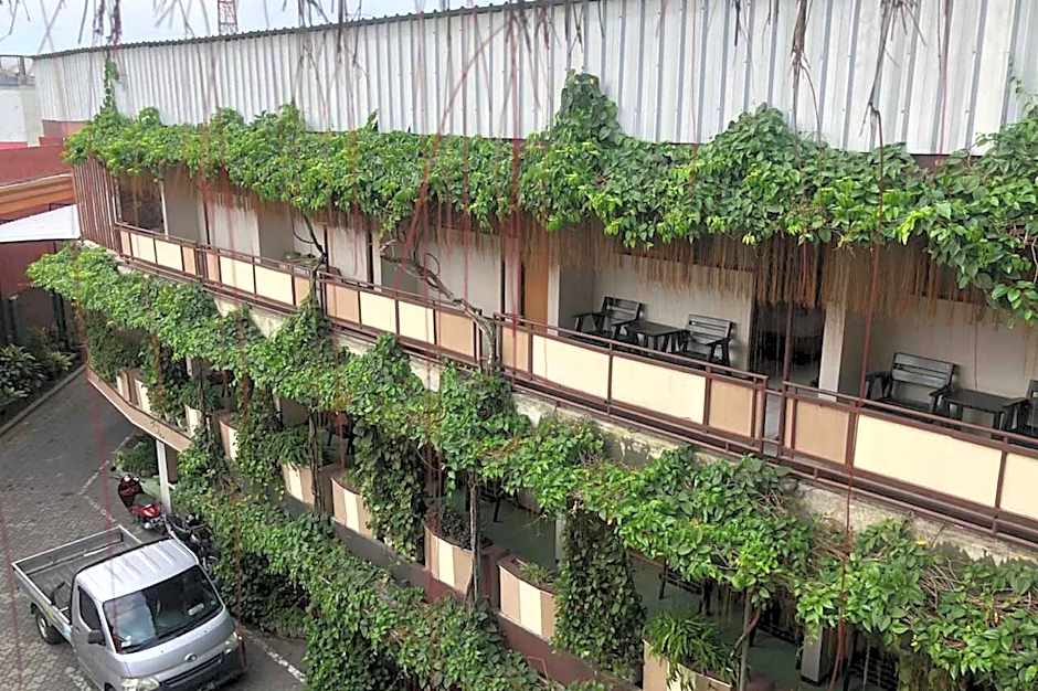 Hotel Lestari Near Lippo Plaza Mall Jember