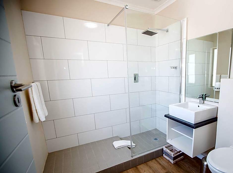 New National Hotel and Conference