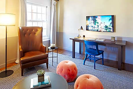 Deluxe King Room