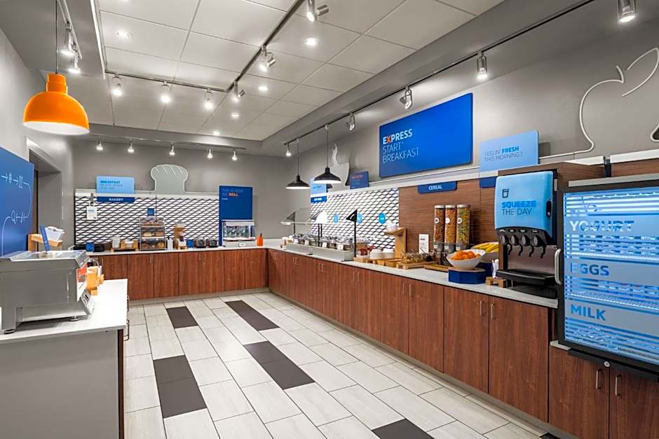 Holiday Inn Express & Suites Salem North-Keizer By IHG