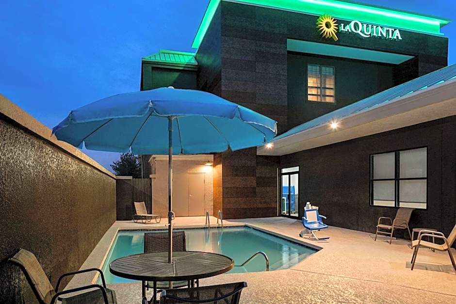 La Quinta Inn & Suites by Wyndham Round Rock North